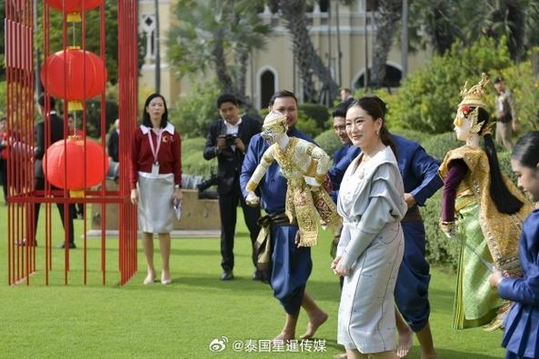 从热爱与忠